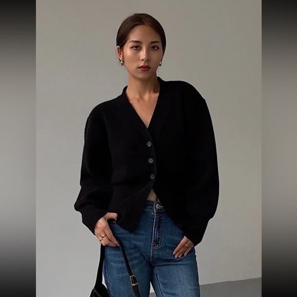 Thick Black Cardigan with bracelet length lantern sleeves size XS - Picture 1 of 4